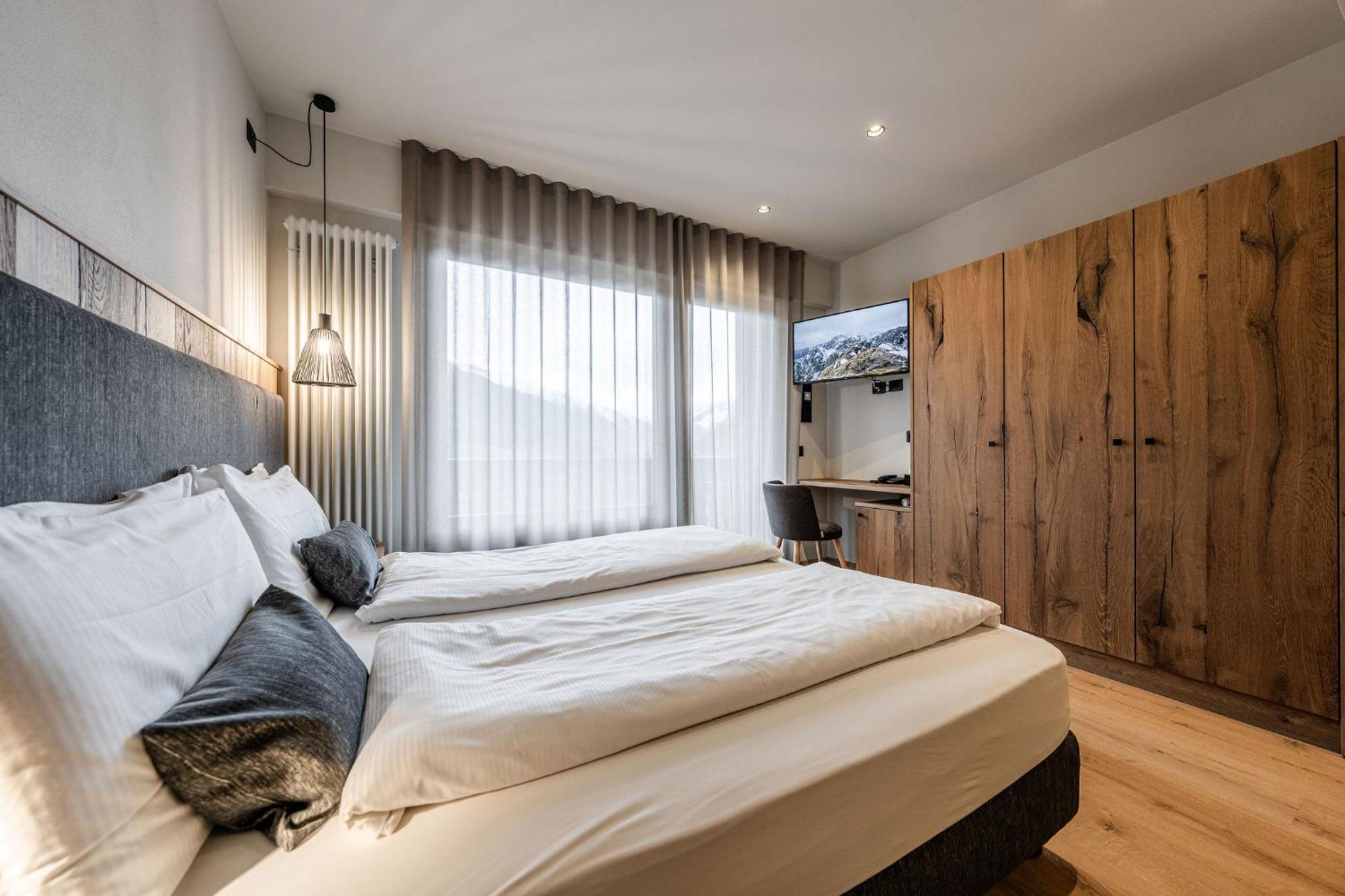 Hotel Eccher 3 Stelle Superior Mezzana  Exterior photo